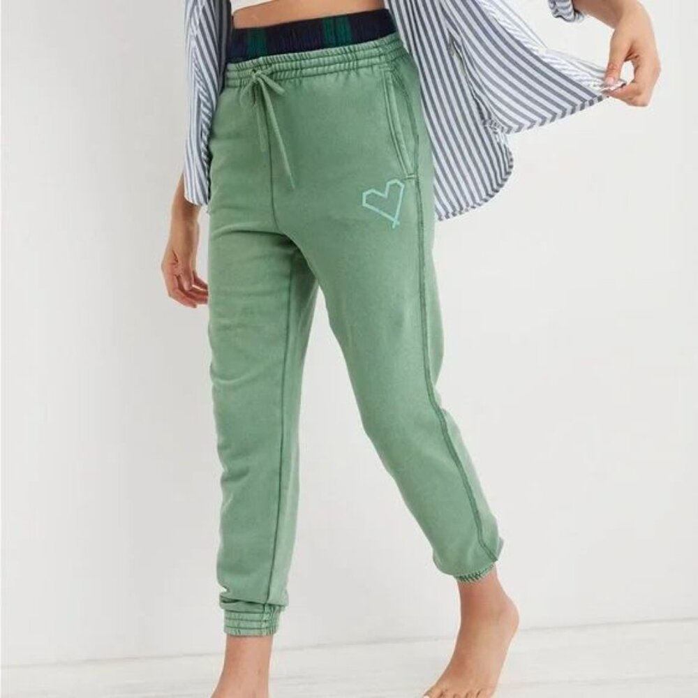Aerie Green High Waisted Joggers With Heart Distressed Seams Size XS Soft Girl